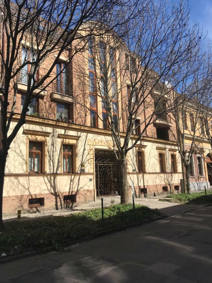 Ik Apartment Debrecen Esterno foto